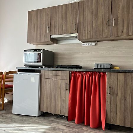 Centr00M Apartman Dunafoldvar Bagian luar foto