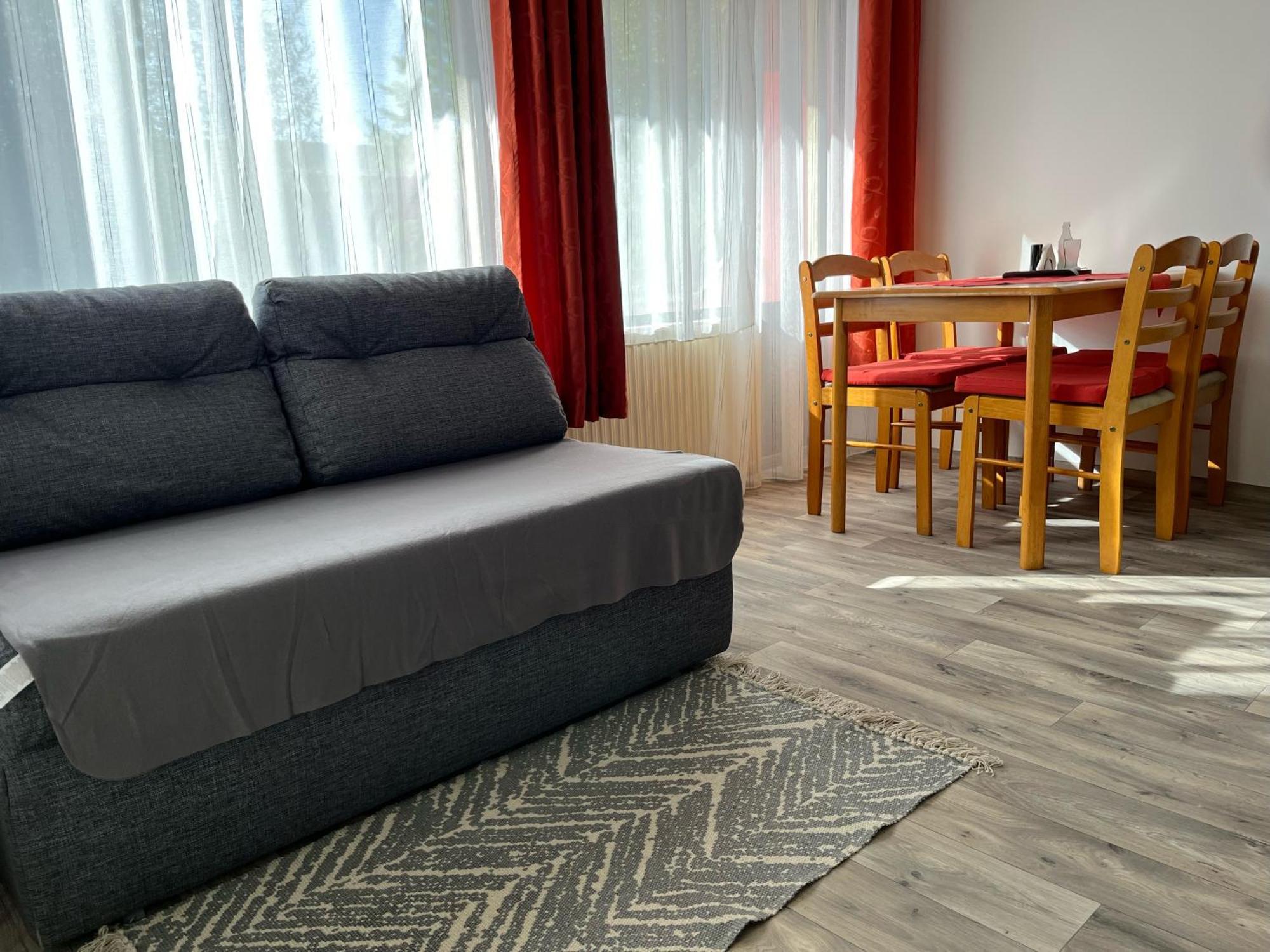 Centr00M Apartman Dunafoldvar Bagian luar foto
