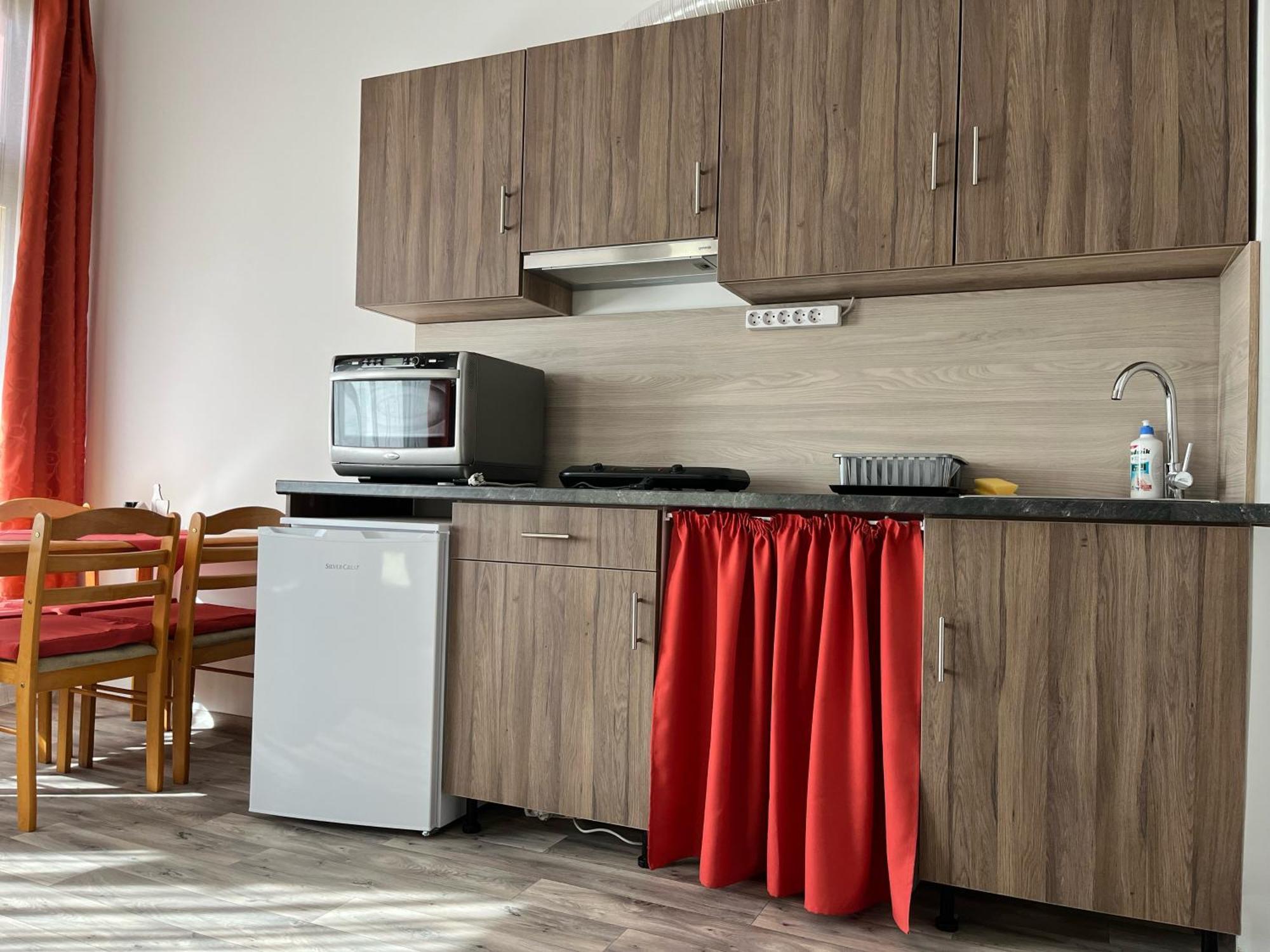 Centr00M Apartman Dunafoldvar Bagian luar foto